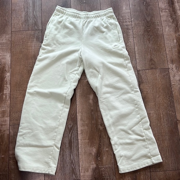 Limited Edition Accolade Straight Leg Sweatpant - Picture 2 of 4